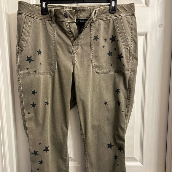 LANE BRYANT Skinny Jeans with Stars! NWOT Women’s Size 16 - Picture 1 of 3